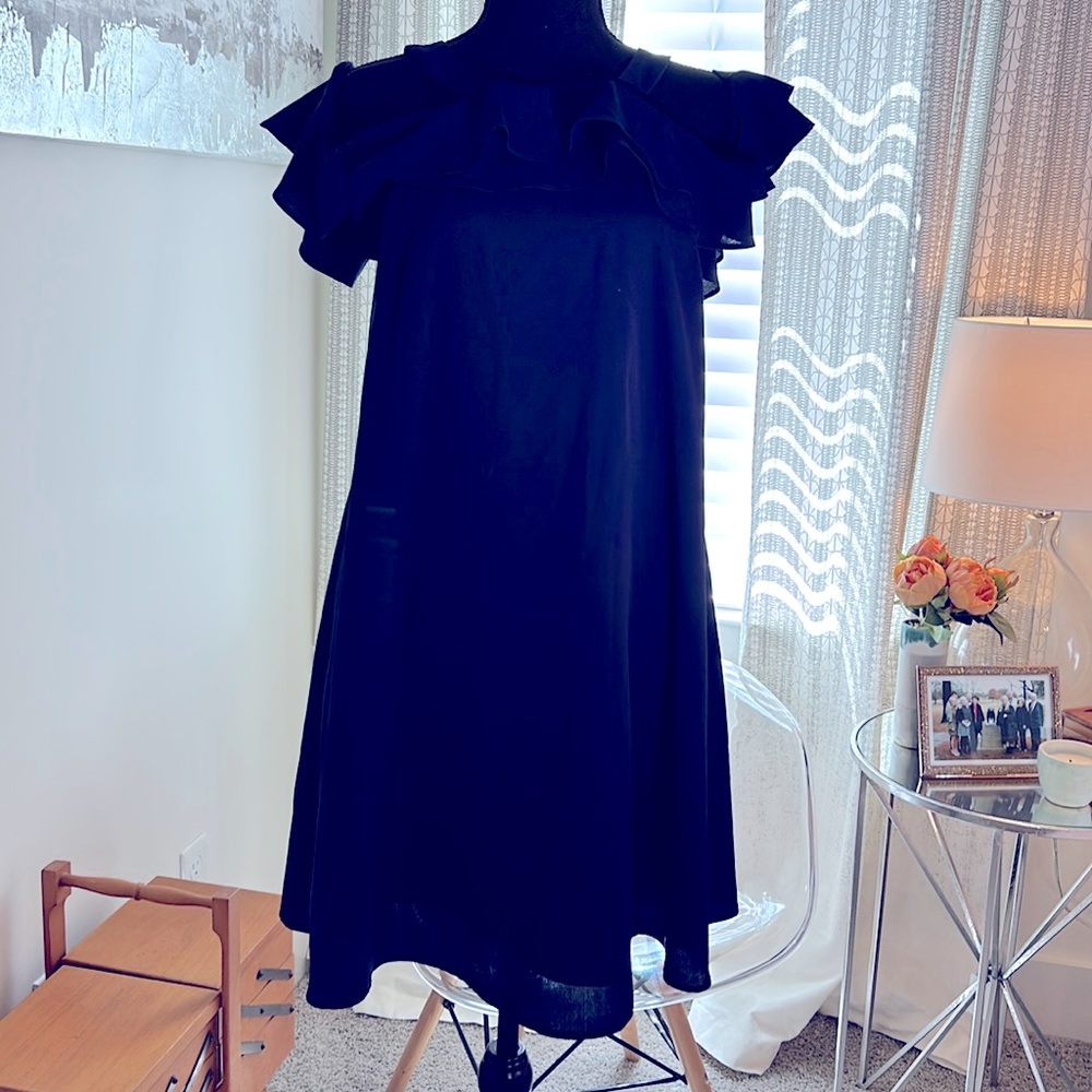 Davi & Dani dress. Size large. Navy